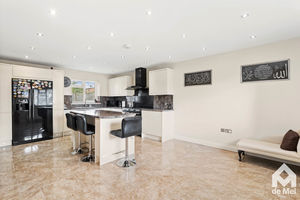 Photo 17- click for photo gallery